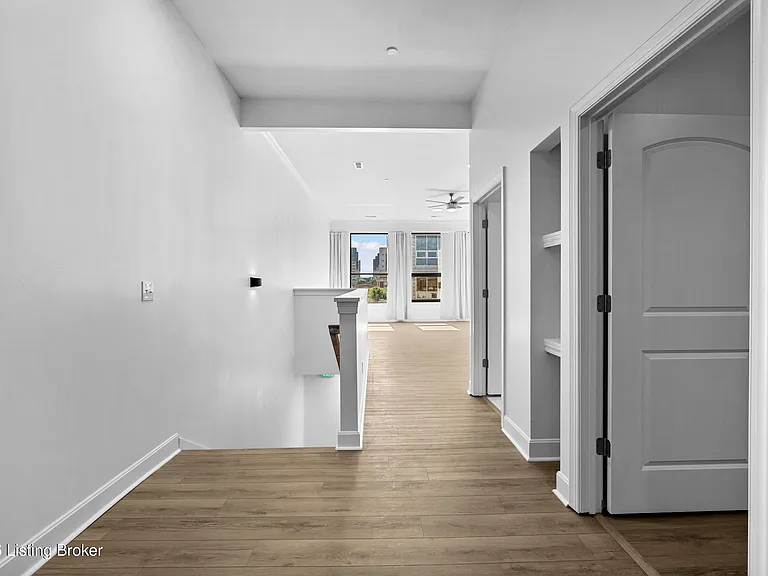 540 S 4th St #401 — Photo 8