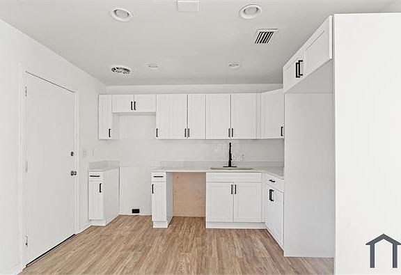 4th image of 1203 Carthage Dr