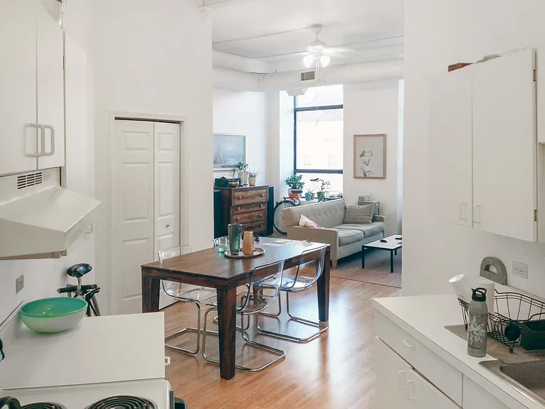 837 N Milwaukee Ave #202 — Photo 5
