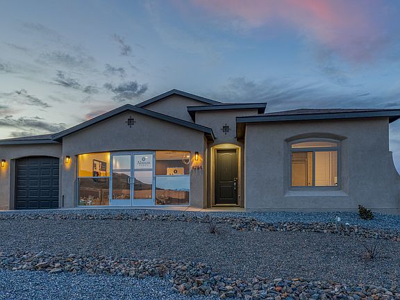 Marylin II - Model Home - Front Exterior