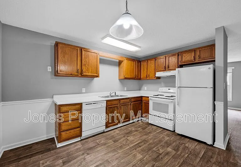 2744 White Oak Ln — Photo 11