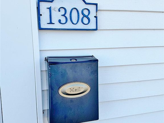 4th image of 1308 NW Elm Ave