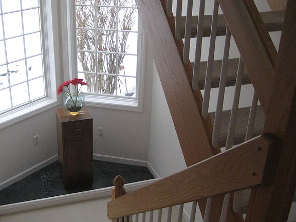 open stair well to 3 levels