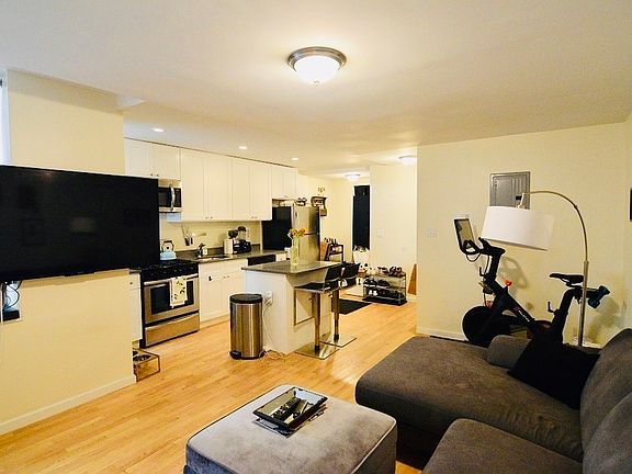 2nd image of 417 E 89th St #5