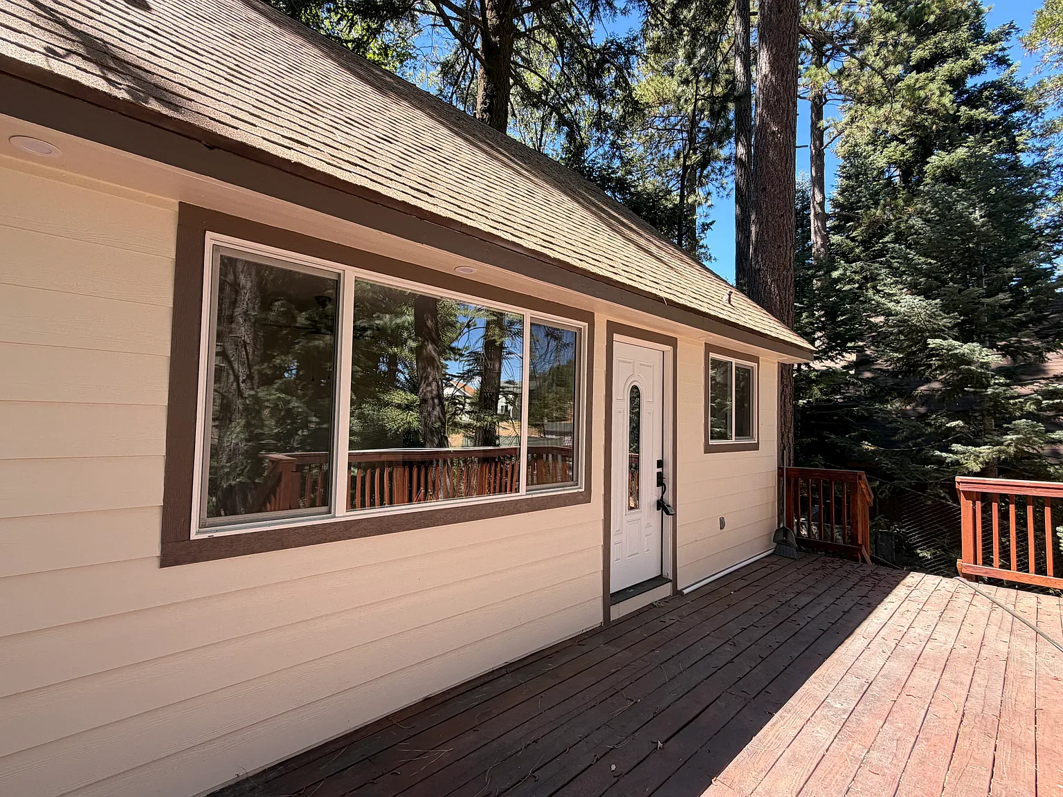 3 bed, $1,800 — Photo 1