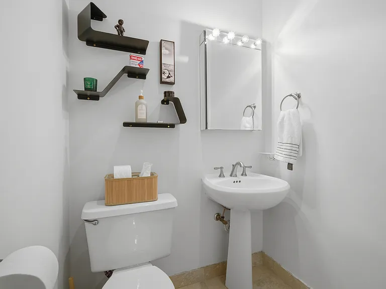 1448 N Orleans St #1D — Photo 15