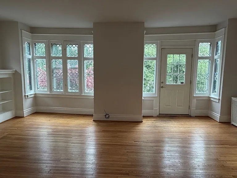 542 Richmond Ave #UPPER — Photo 3