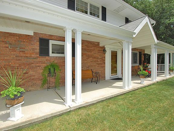 3rd image of 90 Miller Hill Dr
