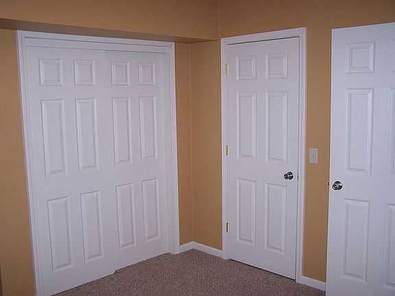 2nd image of 919 Clough St