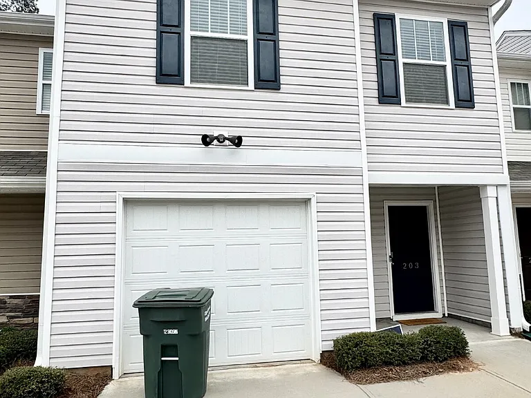 203 Oakmont Valley Trl — Photo 1