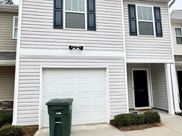 203 Oakmont Valley Trl, Seneca, SC 29678