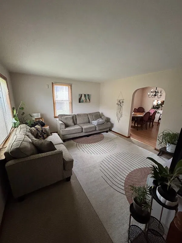 4 bed, 1.0 bath, 1473 sqft, $2,300 — Photo 3