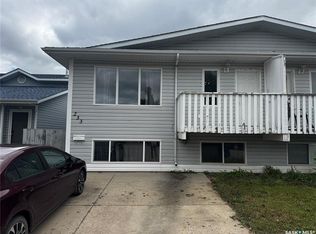 233 Lochrie Cres, Saskatoon, SK S7M5E3
