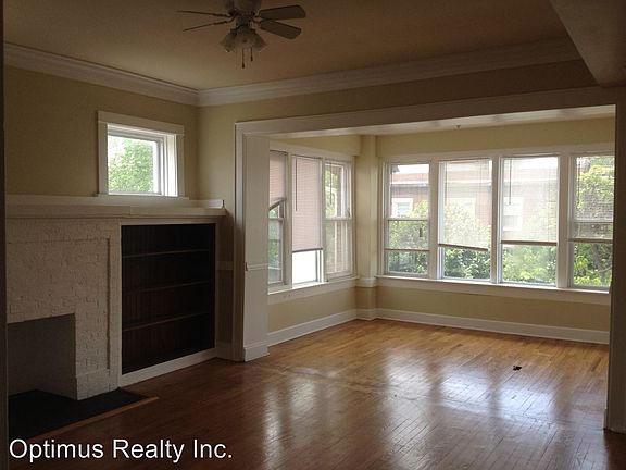 2nd image of 5808 W Erie St APT 3E