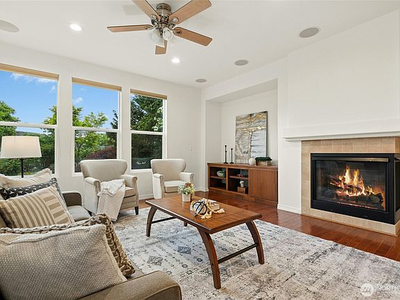 3rd image of 13443 Mahonia Place NE