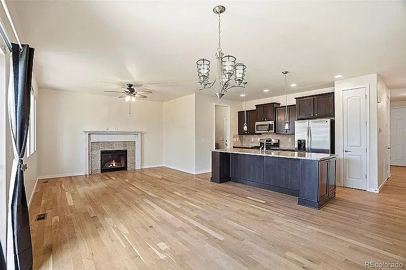 3 bed, 2.0 bath, 2014 sqft, $2,895 — Photo 2