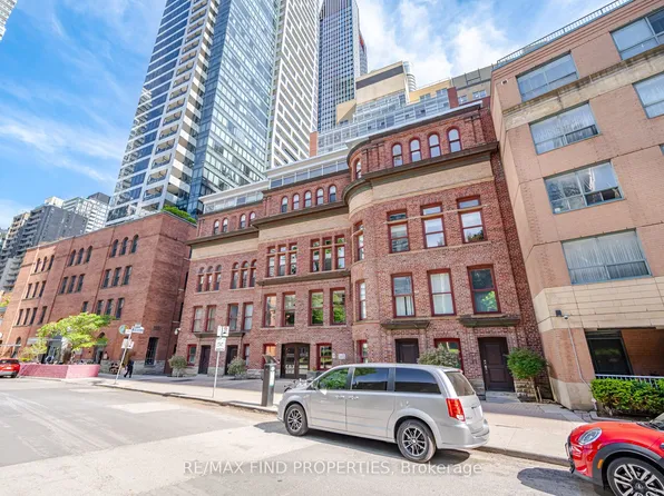 11 Saint Joseph St, Toronto, ON