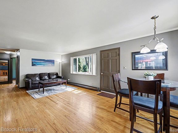 5th image of 33711 Schneider Rd
