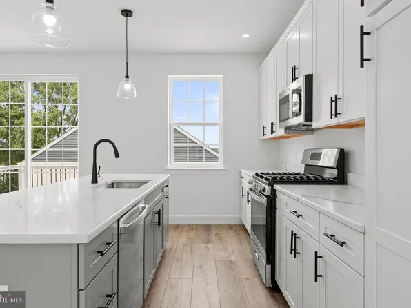 213 8th St, Bridgeport, PA 19405