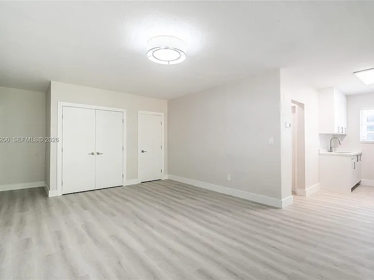 2418 Flamingo Dr #7 — Photo 4