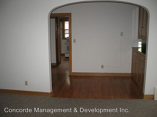 3rd image of 4844 Saint Paul Ave