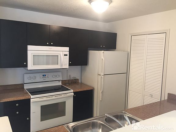3rd image of 6148 Westgate Dr APT 204