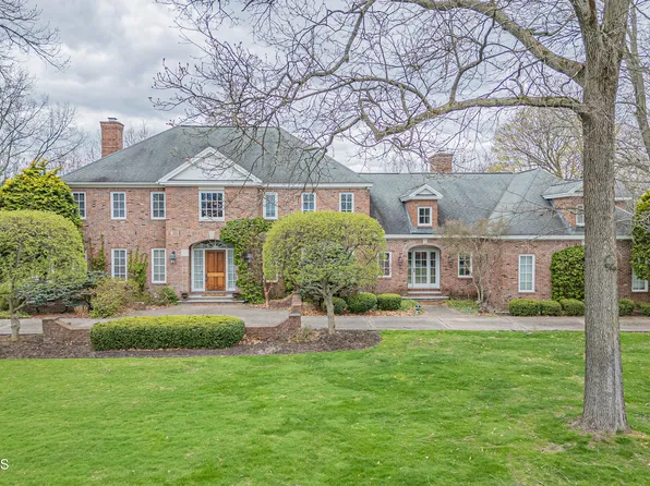 34 E Ridge Road, Loudonville, NY 12211