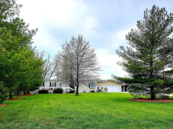 2215 Newton Rd, Corydon, IA 50060