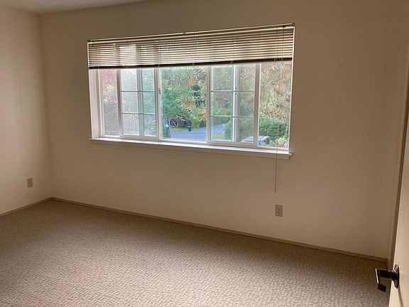 5th image of 234 Wood Ave SW #301