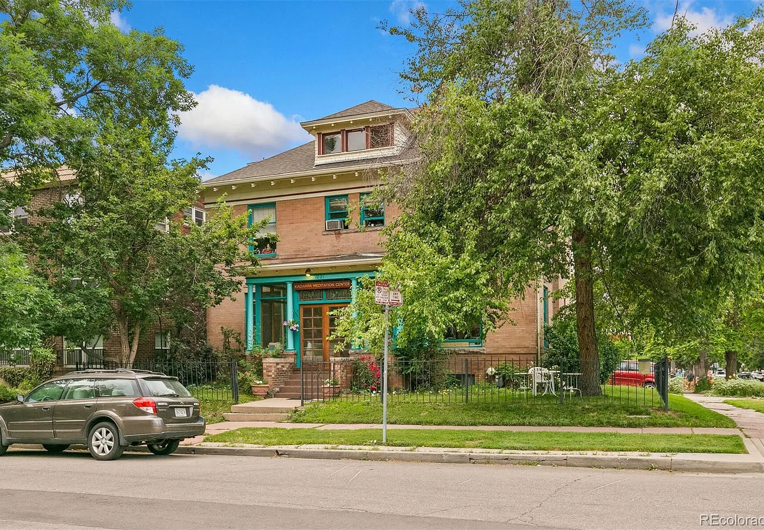 1081 N Marion St — Photo 1