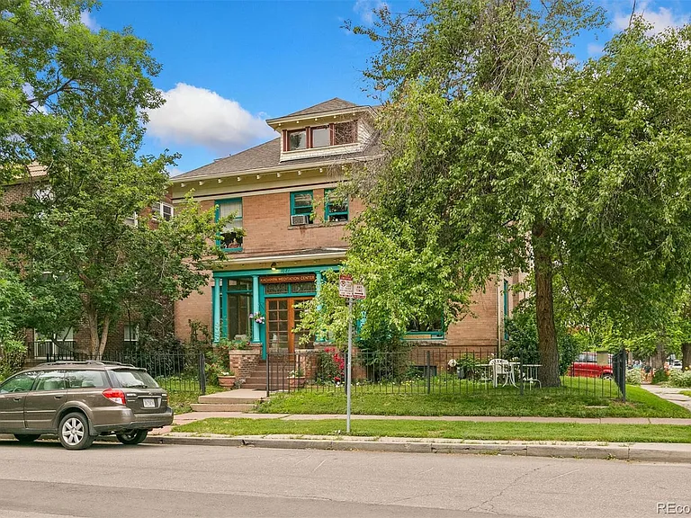 1081 N Marion St — Photo 1
