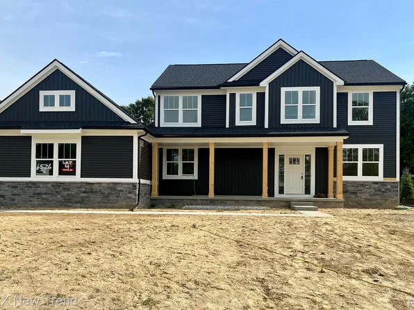 6526 Cambridge Cir, Clarkston, MI 48346