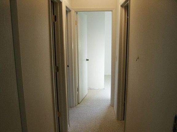 5th image of 910 E Grant St