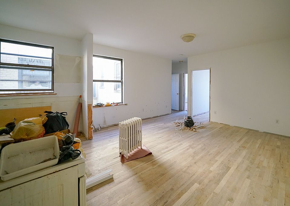 1st image of 2320 36th St APT 3R