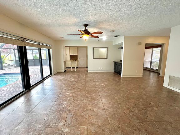 4th image of 104100 SW 50th Pl