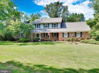 126 Riveredge Dr, Leola, PA 17540