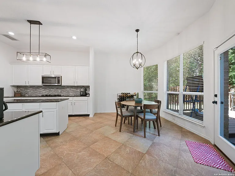 614 Cypress Trl — Photo 9