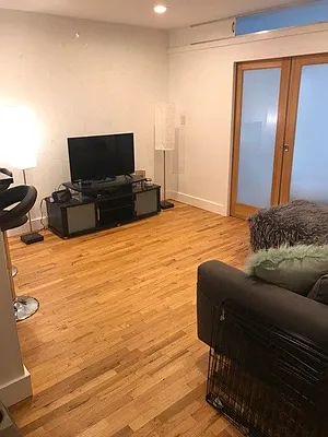 Rented by Mossanen Group | media 2