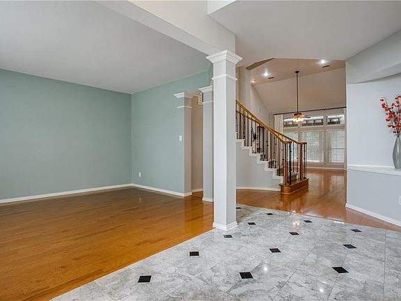 3rd image of 2995 Marlow Ln