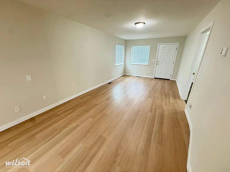 1112 Jefferson Ave — Photo 4