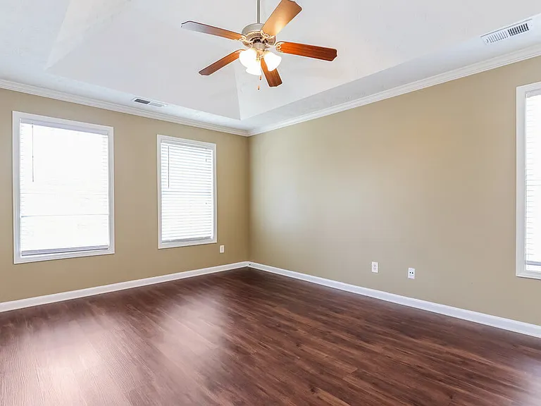 210 Greenland Dr — Photo 10