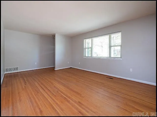 4907 Arlington Dr — Photo 3