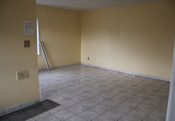 3rd image of 5934 Morrill Ave
