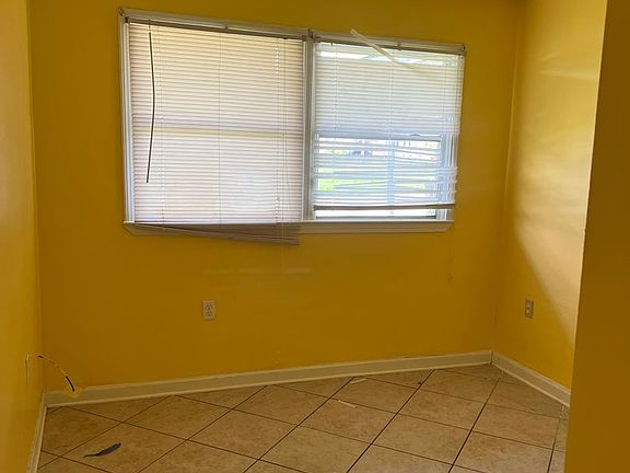 4th image of 5747 Pauline Dr