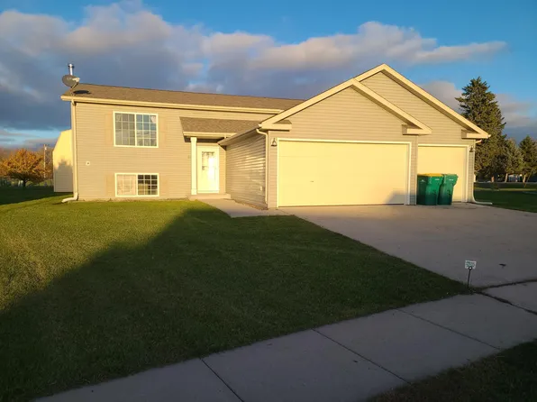 225 Maple Point Blvd, Mapleton, ND 58059