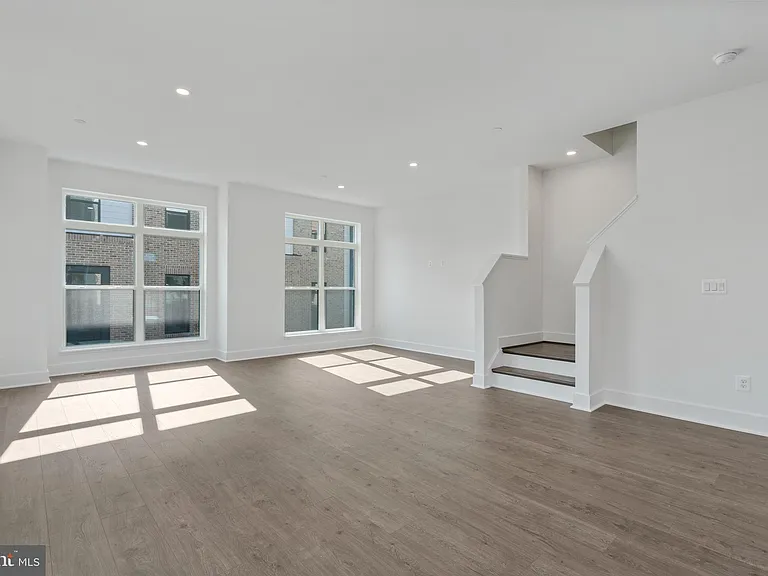 2038 Tysons Ridgeline Rd — Photo 16