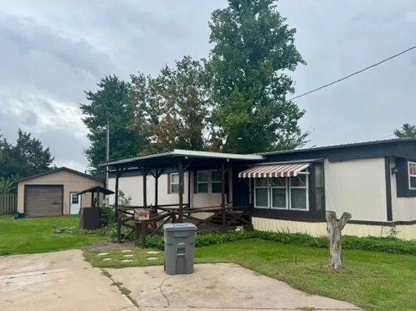 320 W Clinton St, Rushville, IL 62681