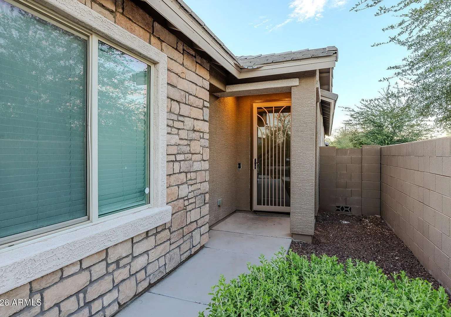 4 bed, 2.0 bath, 1791 sqft, $2,300 — Photo 4