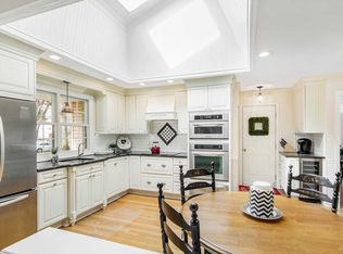 21 Aberdeen Rd, Smithtown, NY 11787