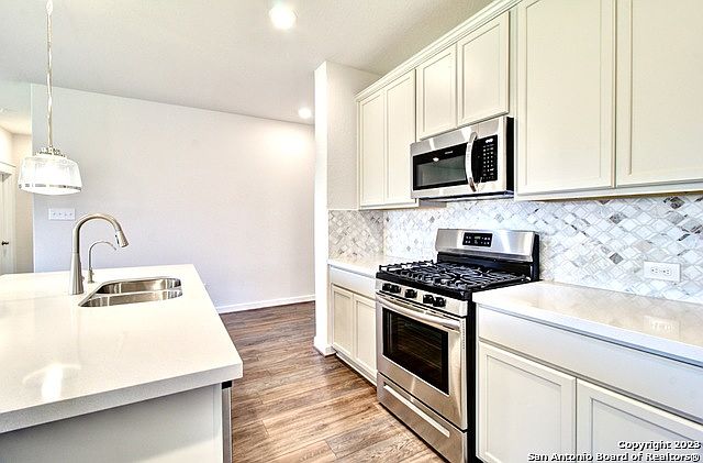 1st image of 3936 Glenloch Way
